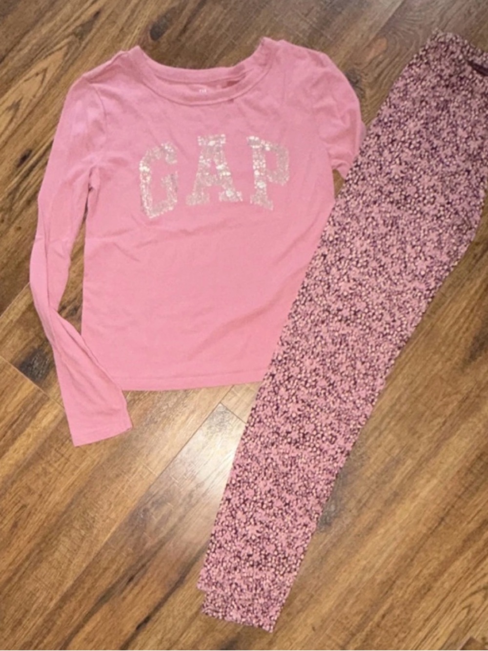 GAP KIDS Pink  Logo Long Sleeve Top with Pink Patterned Leggings size 12